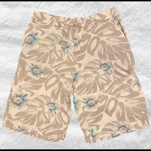 Men’s OLD NAVY Hawaiian style print shorts, size 32